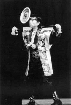 Top Master Koma Zuru performs the sideways spinning top at the IJA's 49th Annual Festival (Bill Giduz photo)