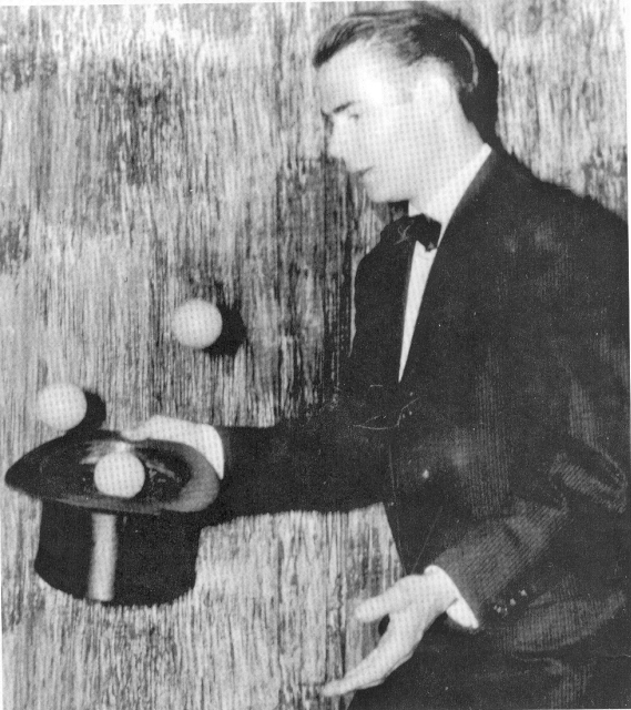 Karl-Heinz Ziethen contributed to the IJA newsletter from his huge collection of juggling memorabilia.