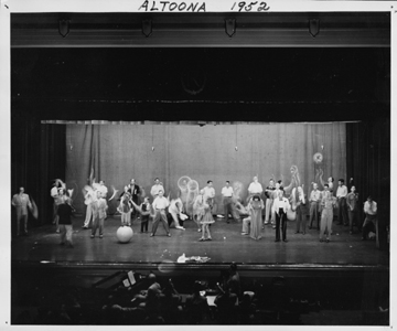 Jugglers on stage