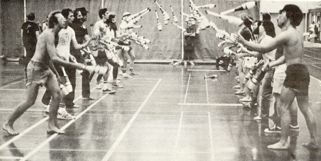 "Juggling - line passing"