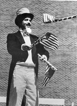 GUESS WHO?  Not Uncle Sam but Grin Neighbors in disguise at the 36th Annual IJA Convention!