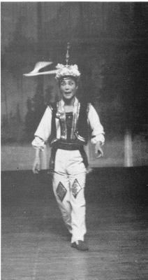 A two-bladed board flies home to clip the flower off Dai Shucheng's hat. 