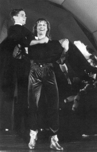 A lasting image - Ignatov carries Gatto onto stage for their bows ((C) Stefan A. Bell)