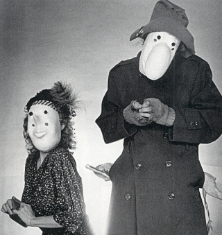 Cheney & Mills perform human cartoons.