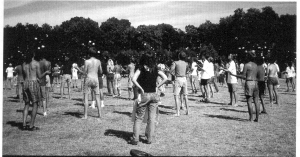 (Above) Dozens of jugglers compete in the five-ball endurance contest. (John Nations photo)